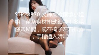 史上最淡定的厕拍作品 被发现了还与美女对峙许久