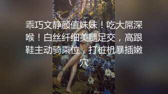 单男骑妻子头上塞大肉棒进嘴里，老婆很享受。我玩老婆下面，3人其乐融融！