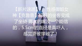  小骚逼露脸洗干净了伺候小哥哥诱惑狼友，舔鸡巴的样子好骚吸蛋蛋，深喉抽插，后入草屁股