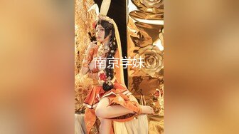 纸箱厂再遇加班蓝纱裙白高跟女神妹,两片嫩唇擦了数十下毛揪掉了